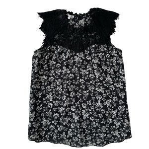 Maurice’s Floral Lace‎ High Neck Top Sz Medium